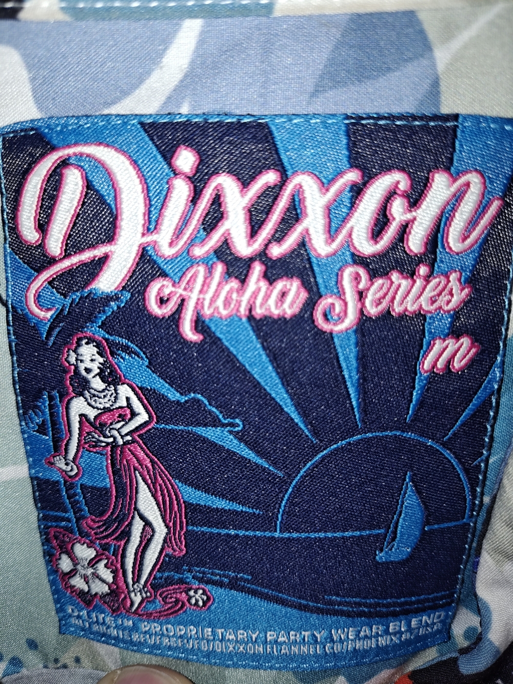 Dixxon Aloha Series party shirt in men’s size Medium. Excellent condition - Picture 2 of 2